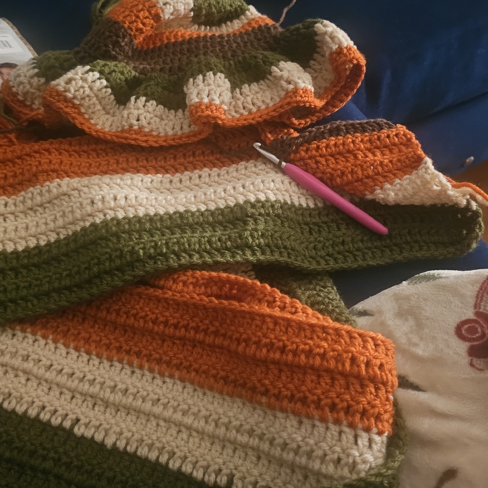 Crochet Ruffle Bucket Hat Multicolor - Picture 3 of 3